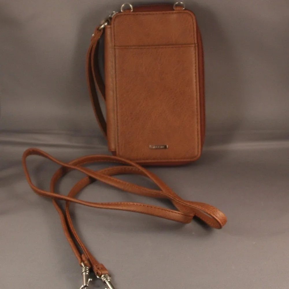 Relic crossbody cell